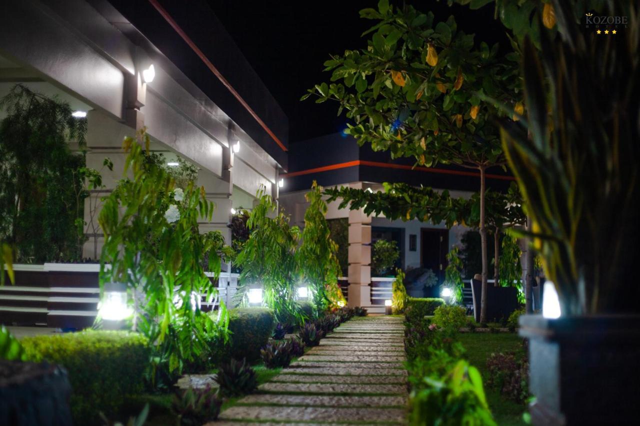 Kozobe Hotel Ambilobe Zewnętrze zdjęcie